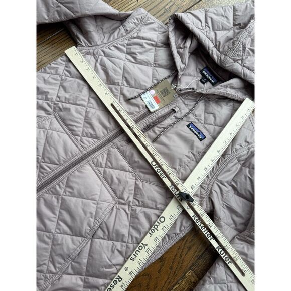 Patagonia Women's Diamond Quilted Bomber Hoody - Picture 5 of 7